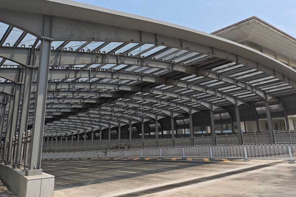 乌鲁木齐桁架结构安装服务：详述安装过程中的关键注意事项